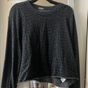 Gap crop Black Leopard Print Sweatshirt. Super cute. Brand new never worn.